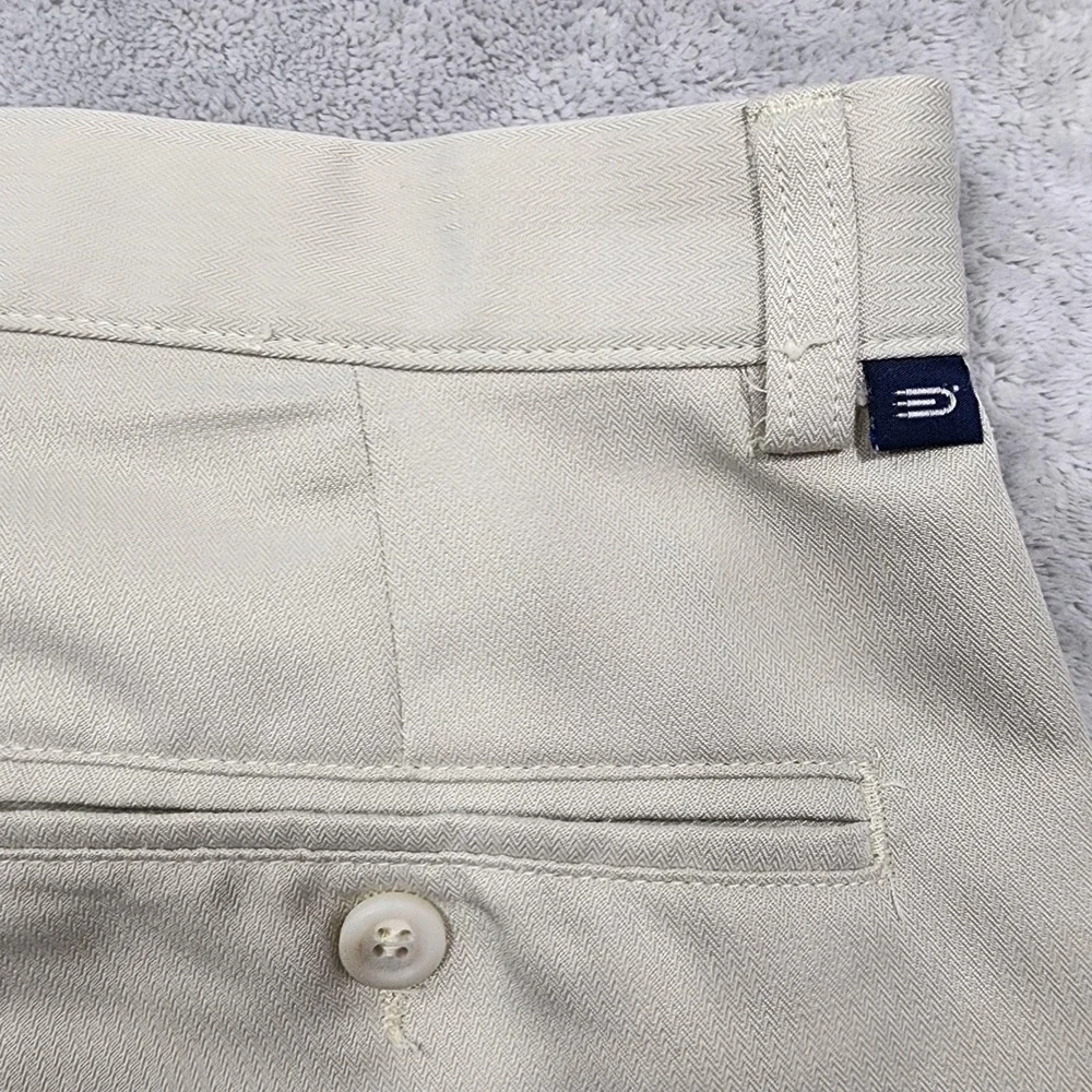 Dockers Golf Shorts Mens 36 Beige Pleated Microfiber Chino Relaxed 10 Inseam